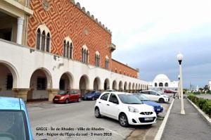 124- Rhodes ville et port d'honneur